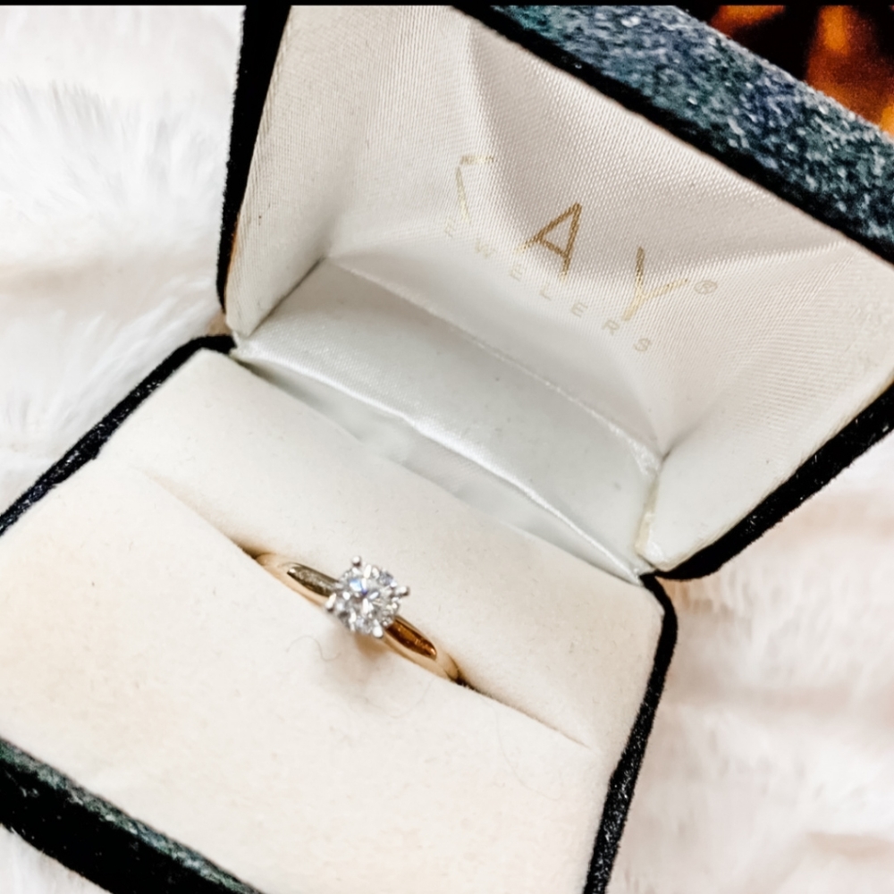 Certified Leo Diamond Engagement Ring | 0.46ct 14K Yellow Gold
